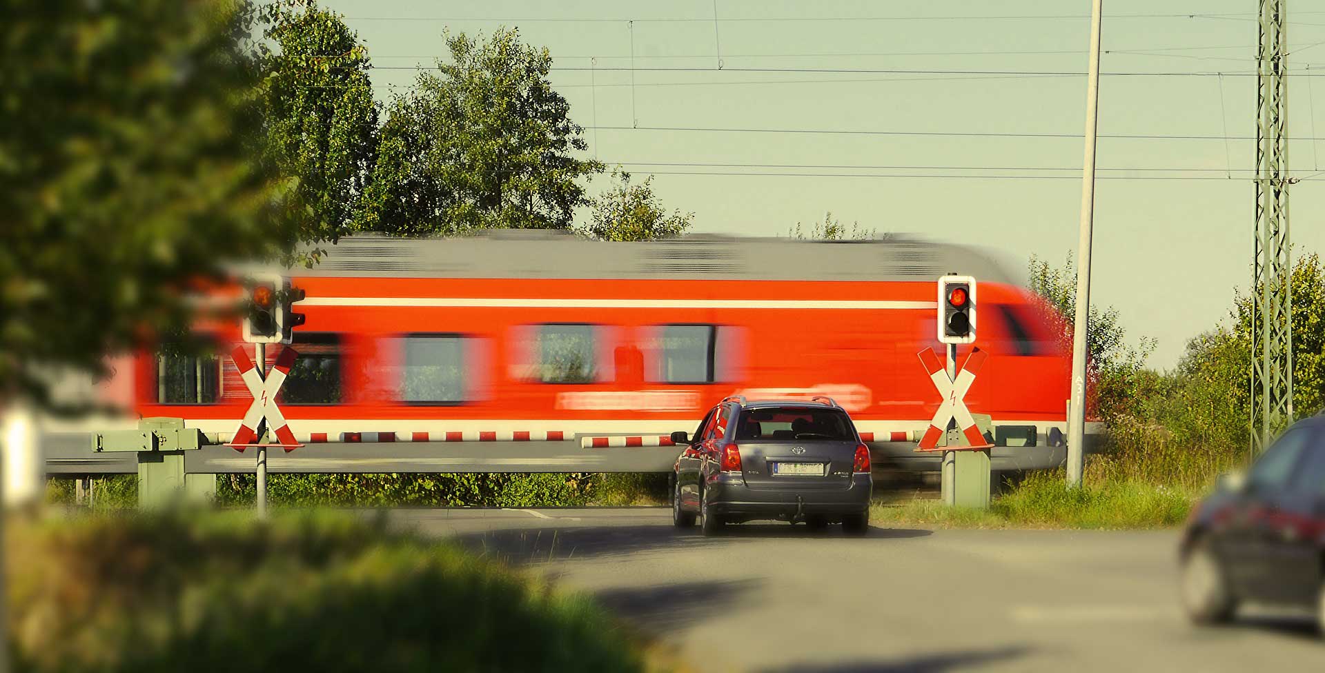 Read more about the article Konkurs “Moja bezpieczna droga do szkoły – bezpiecznie na przejazdach kolejowych”